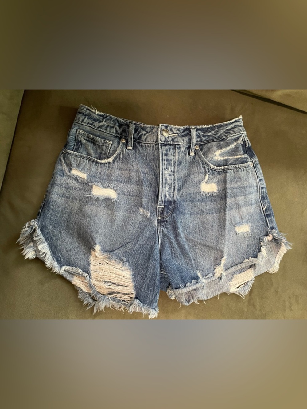 Good American Distressed High-Rise Denim Shorts Size 2/26